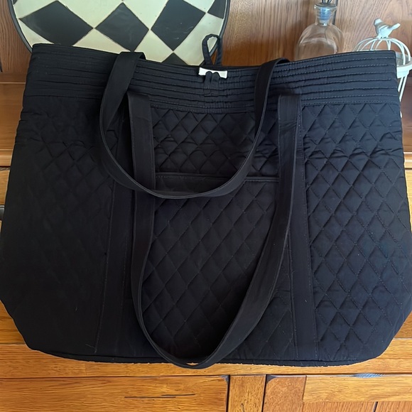 Black quilted Vera Bradley tote, silver toggle, excellent condition no tags, - Picture 11 of 13